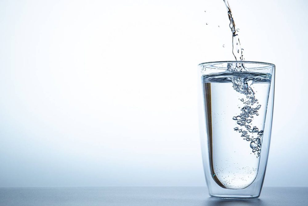 نوشیدن آب و لاغری چه ارتباطی دارند؟ - روژه مگ