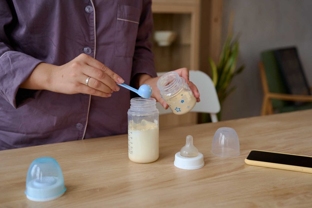 راهنمای انتخاب بهترین شیر خشک برای نوزاد - روژه مگ